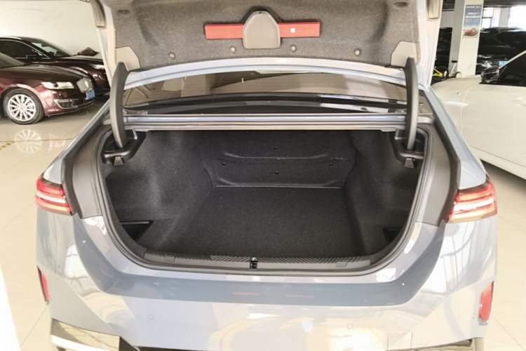 Used BMW 5 Series 2024 530Li Leading Model M Sport Package Trunk