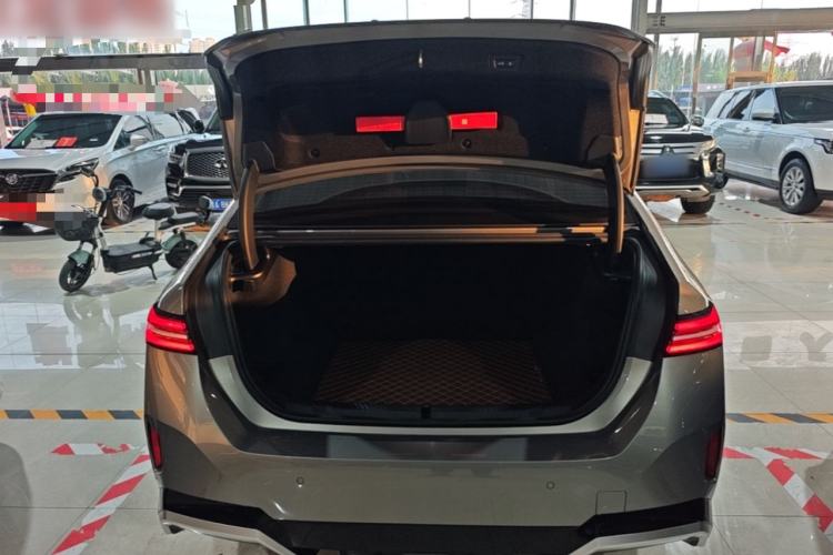 Used BMW 5 Series 2024 530Li Leading Model M Sport Package Trunk