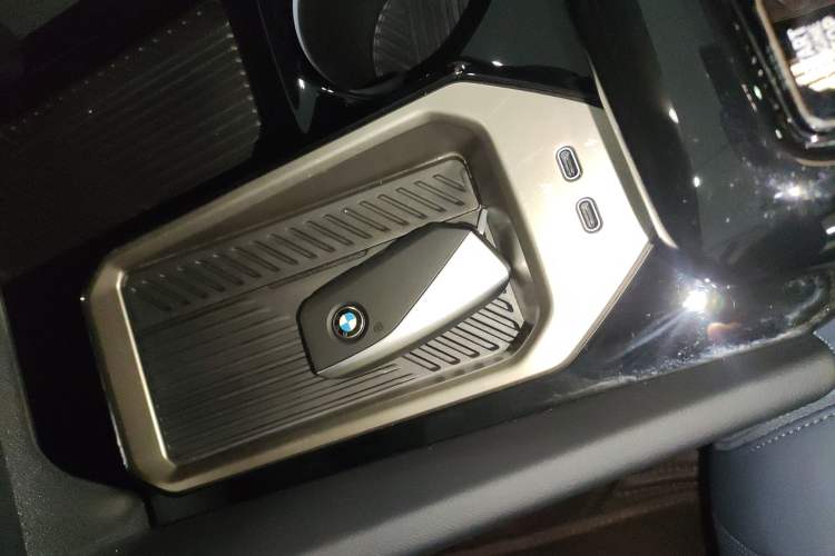 Used BMW 5 Series 2024 530Li Luxury Edition M Sport Package Vehicle Key