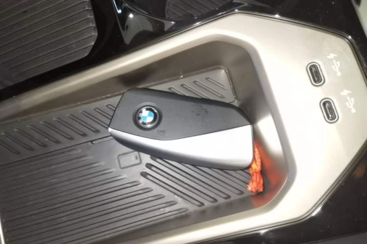 Used BMW 5 Series 2024 530Li Luxury Package Premium Edition Vehicle Key