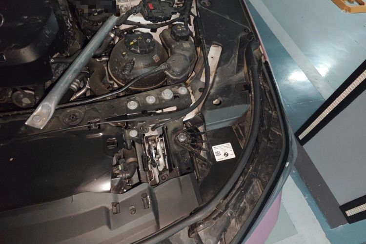 Used BMW 5 Series 2024 530Li Luxury Package Premium Edition Engine Bay Left