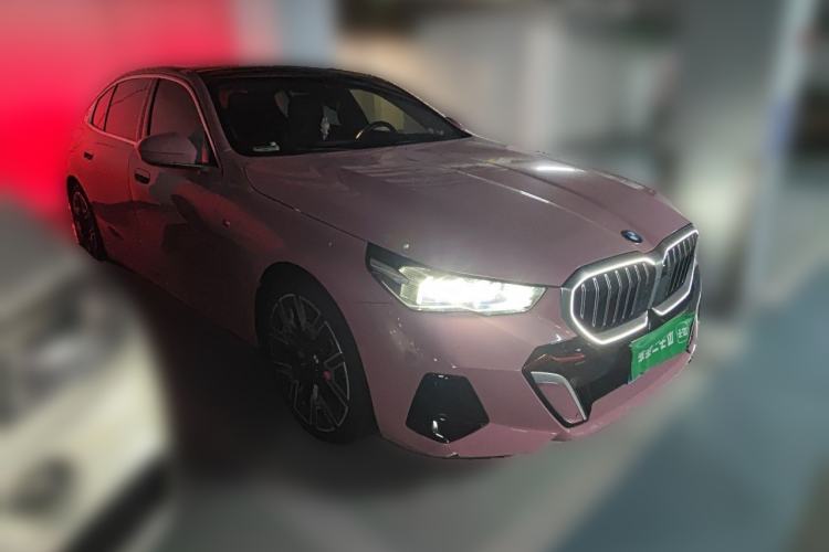 Used BMW 5 Series 2024 530Li Luxury Package Premium Edition Front Right 45 Deg