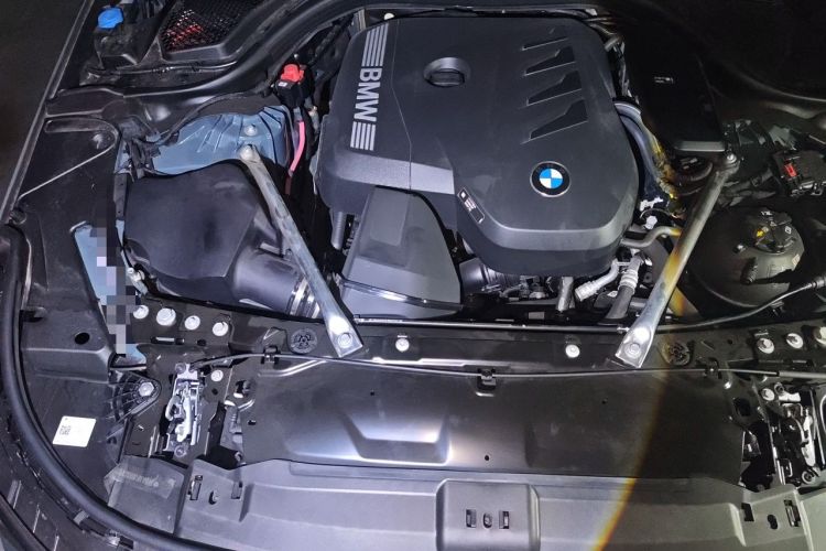 Used BMW 5 Series 2024 525i M Sport Package Engine Bay Right