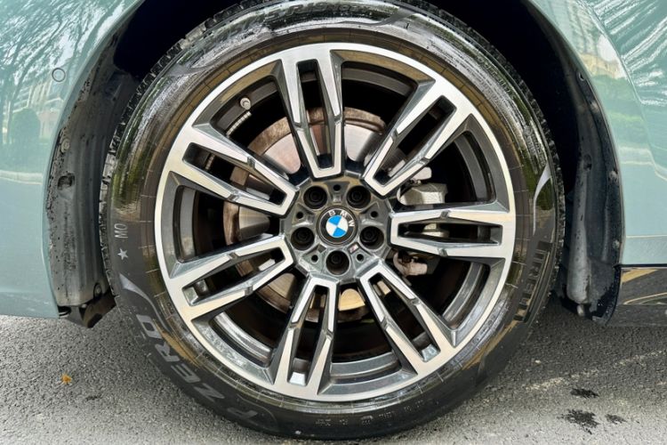 Used BMW 5 Series 2024 525i M Sport Package Exterior 9