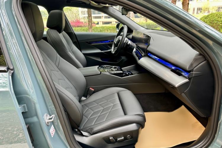 Used BMW 5 Series 2024 525i M Sport Package Interior 1