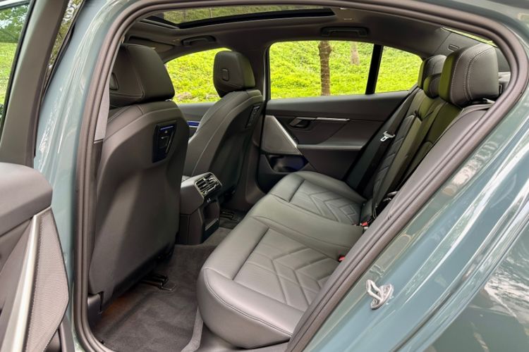 Used BMW 5 Series 2024 525i M Sport Package Interior 4
