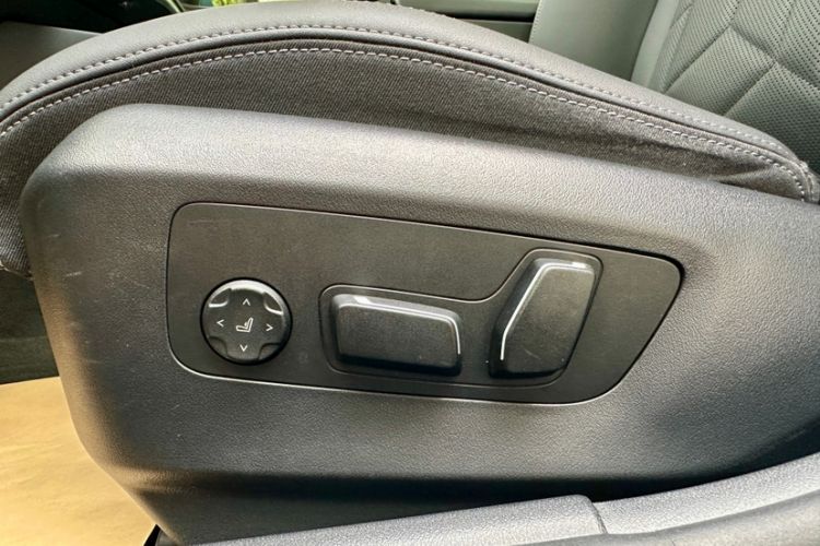 Used BMW 5 Series 2024 525i M Sport Package Interior 5