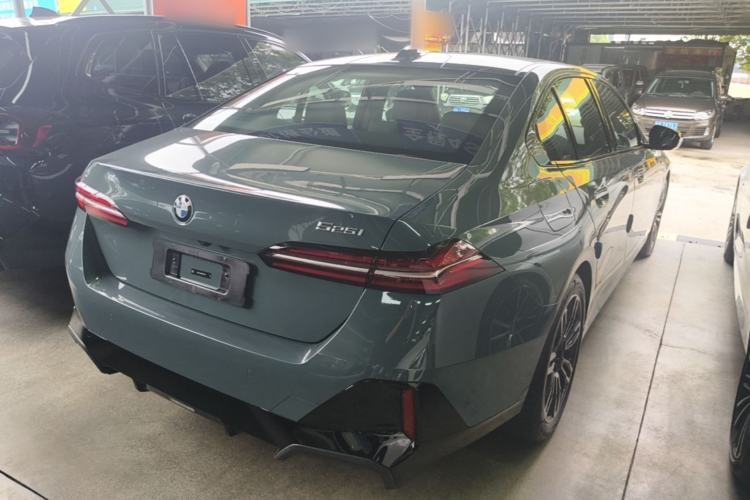 Used BMW 5 Series 2024 525i M Sport Package Rear Right 45 Deg