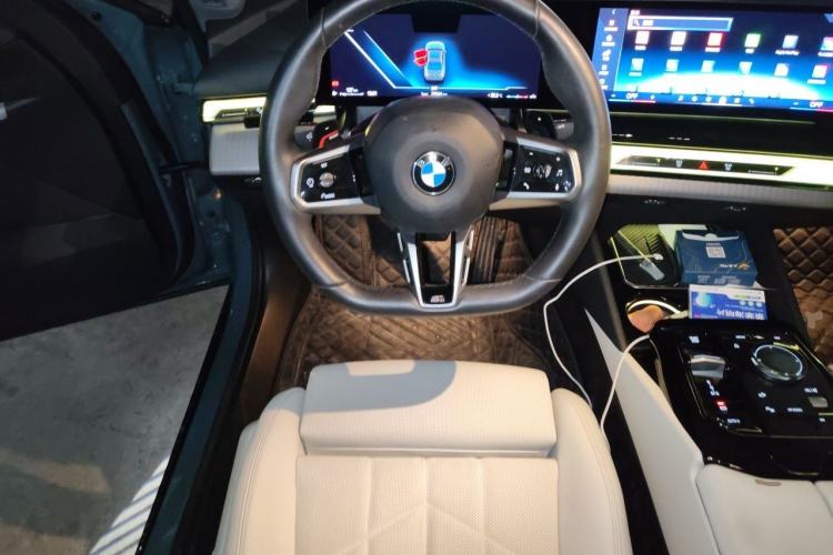 Used BMW 5 Series 2024 525i M Sport Package Steering Wheel
