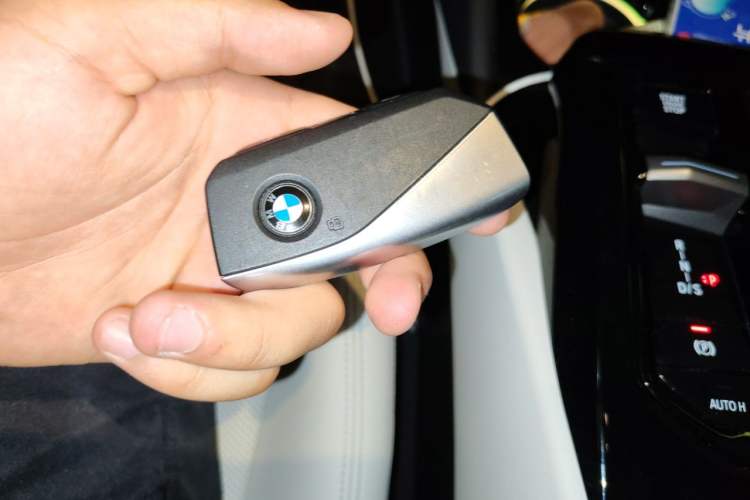 Used BMW 5 Series 2024 525i M Sport Package Vehicle Key
