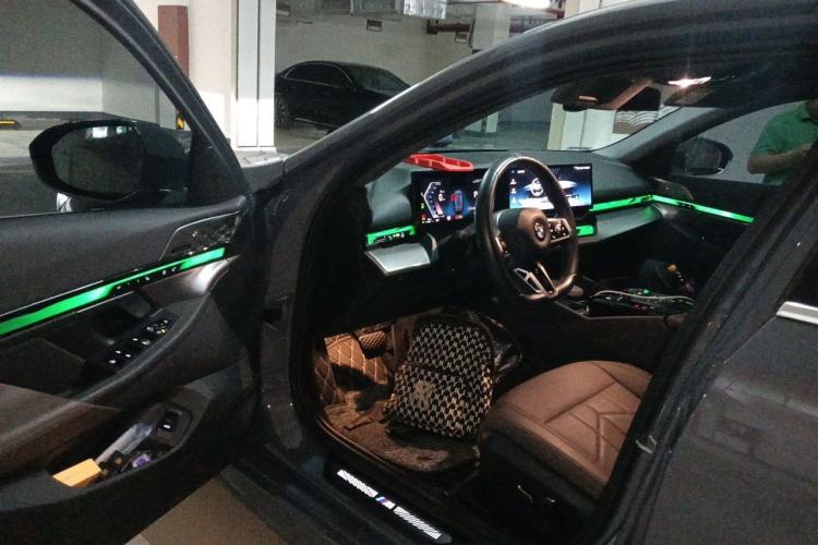 Used BMW 5 Series 2024 530Li Leading Model M Sport Package Driver Seat
