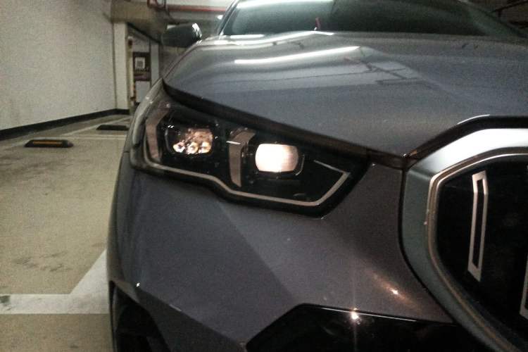 Used BMW 5 Series 2024 530Li Leading Model M Sport Package Right Front Headlight