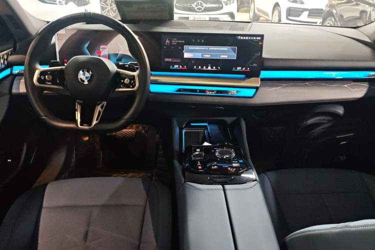 Used BMW 5 Series 2024 530Li Luxury Edition M Sport Package Center Console