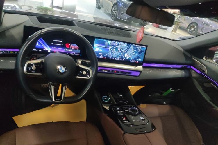 Used BMW 5 Series 2024 530Li Luxury Edition M Sport Package Center Console