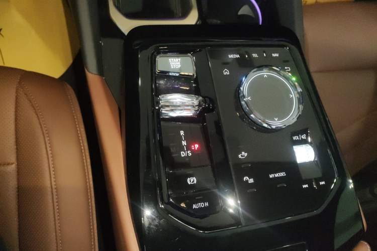 Used BMW 5 Series 2024 530Li Luxury Edition M Sport Package Gear Lever