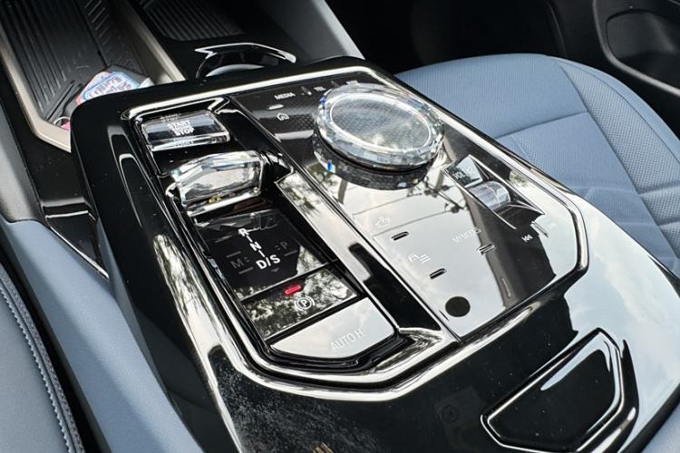 Used BMW 5 Series 2024 530Li Luxury Edition M Sport Package Interior 5