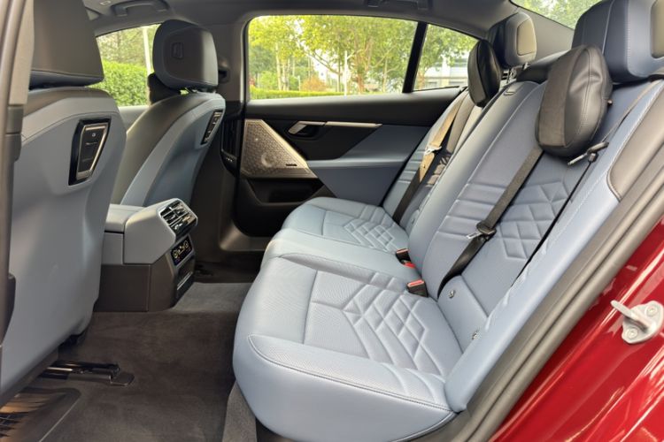 Used BMW 5 Series 2024 530Li Luxury Edition M Sport Package Interior 7