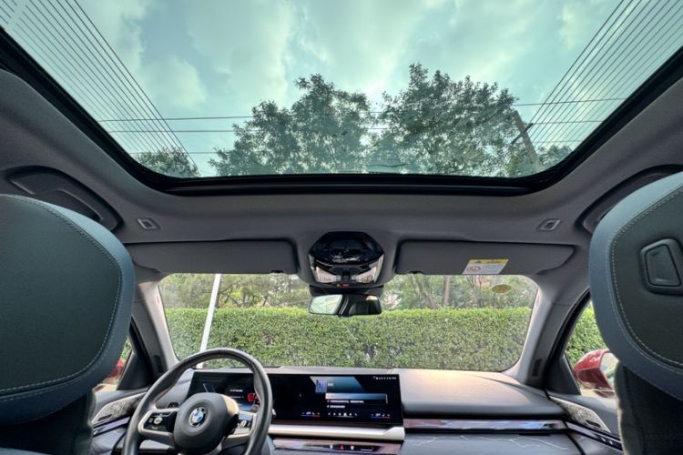 Used BMW 5 Series 2024 530Li Luxury Edition M Sport Package Interior 9