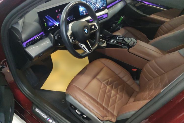 Used BMW 5 Series 2024 530Li Luxury Edition M Sport Package Left Front Seat