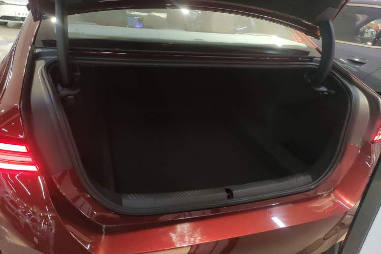 Used BMW 5 Series 2024 530Li Luxury Edition M Sport Package Trunk