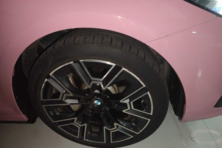 Used BMW 5 Series 2024 530Li Luxury Package Premium Edition Right Front Wheel Hub