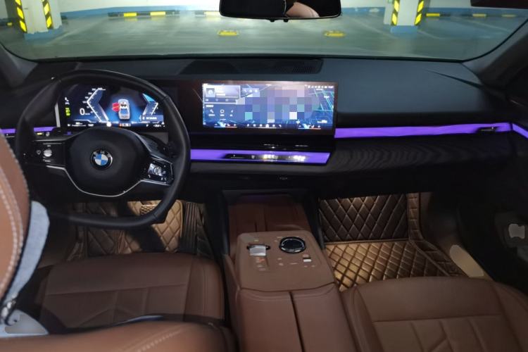 Used BMW 5 Series 2024 530Li Leading Luxury Package Center Console