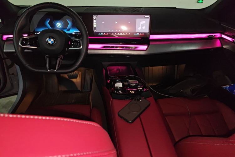 Used BMW 5 Series 2024 530i Leading Model M Sport Package Center Console