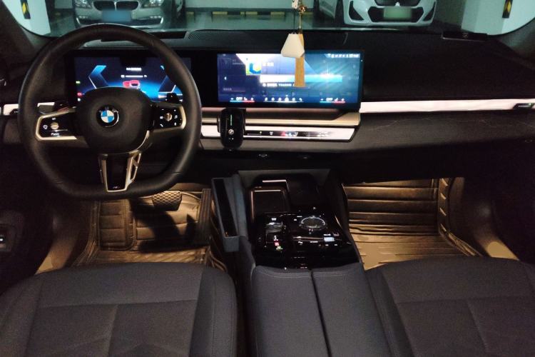 Used BMW 5 Series 2024 530Li Luxury Edition M Sport Package Center Console