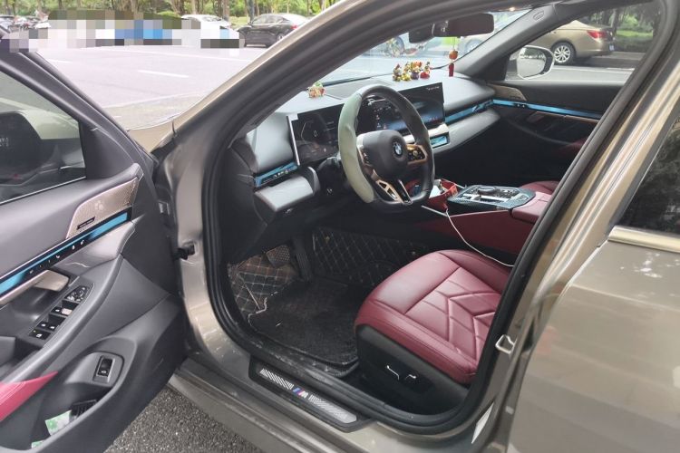 Used BMW 5 Series 2024 530Li Leading Model M Sport Package Driver Seat