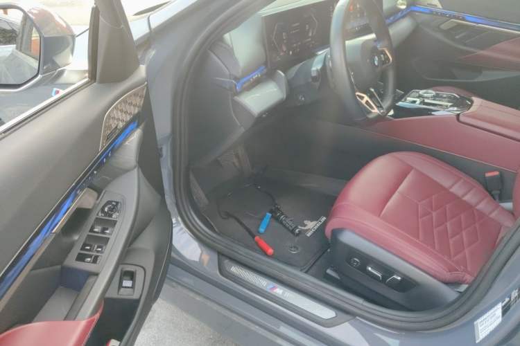 Used BMW 5 Series 2024 530Li Luxury Edition M Sport Package Driver Seat