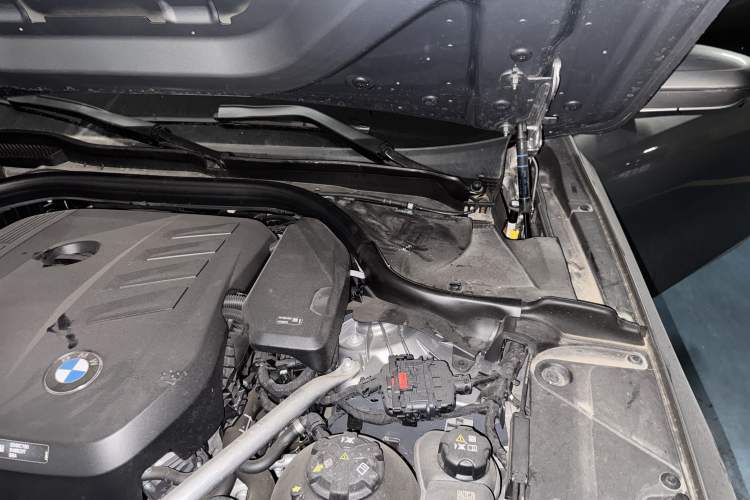 Used BMW 5 Series 2024 530Li Leading Luxury Package Engine Bay Left