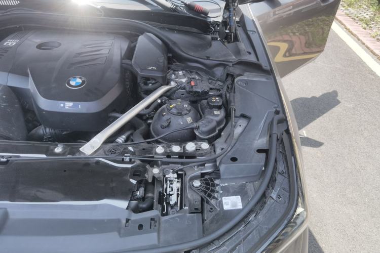 Used BMW 5 Series 2024 530Li Leading Luxury Package Engine Bay Left