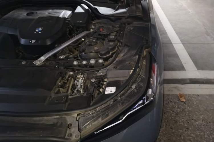 Used BMW 5 Series 2024 525Li M Sport Package Engine Bay Left
