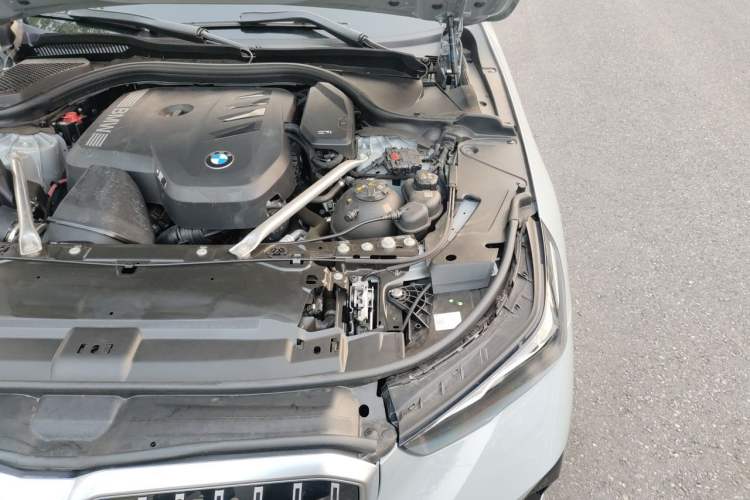 Used BMW 5 Series 2024 525i M Sport Package Engine Bay Left
