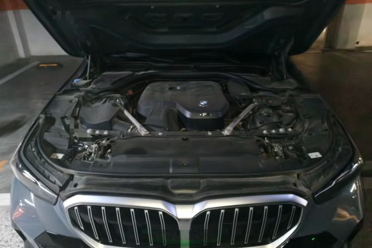 Used BMW 5 Series 2024 525Li M Sport Package Engine Bay