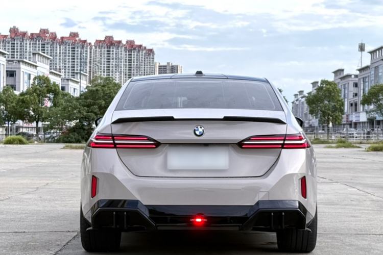 Used BMW 5 Series 2024 530Li Luxury Edition M Sport Package Exterior 6