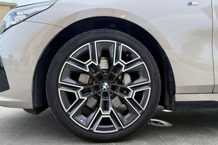 Used BMW 5 Series 2024 530Li Luxury Edition M Sport Package Exterior 9