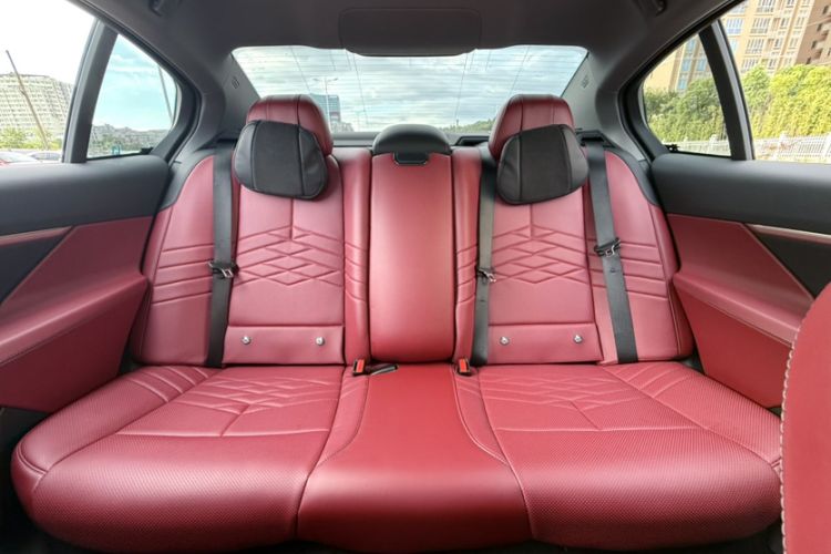 Used BMW 5 Series 2024 530Li Luxury Edition M Sport Package Interior 11