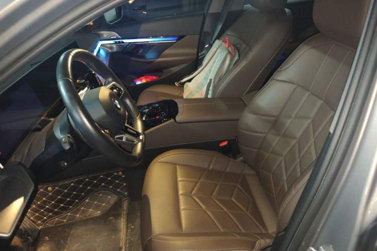 Used BMW 5 Series 2024 530Li Leading Model M Sport Package Left Front Seat