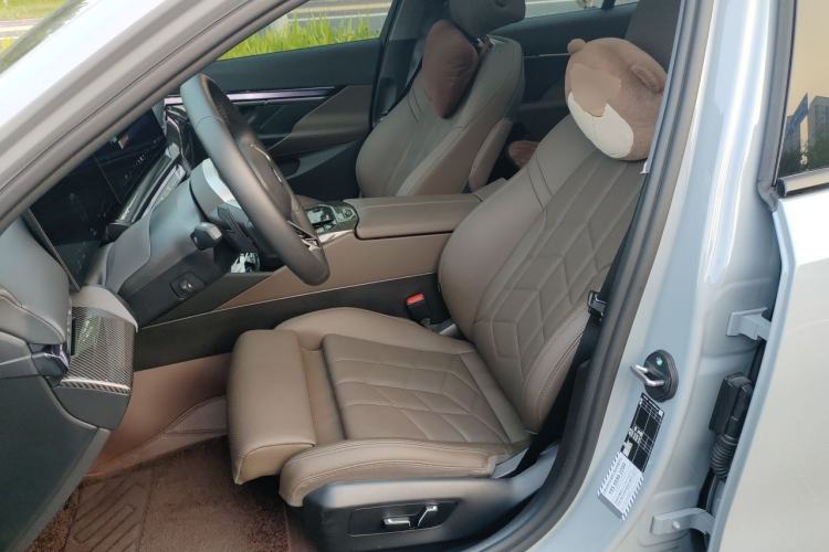 Used BMW 5 Series 2024 525i M Sport Package Left Front Seat