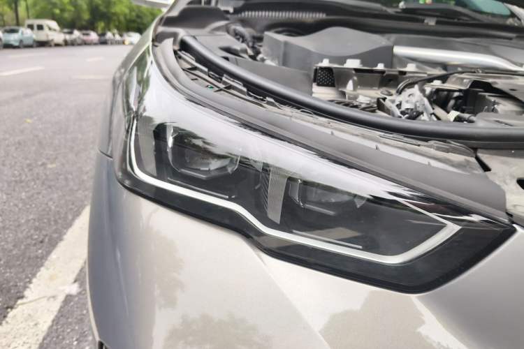 Used BMW 5 Series 2024 530Li Leading Model M Sport Package Right Front Headlight