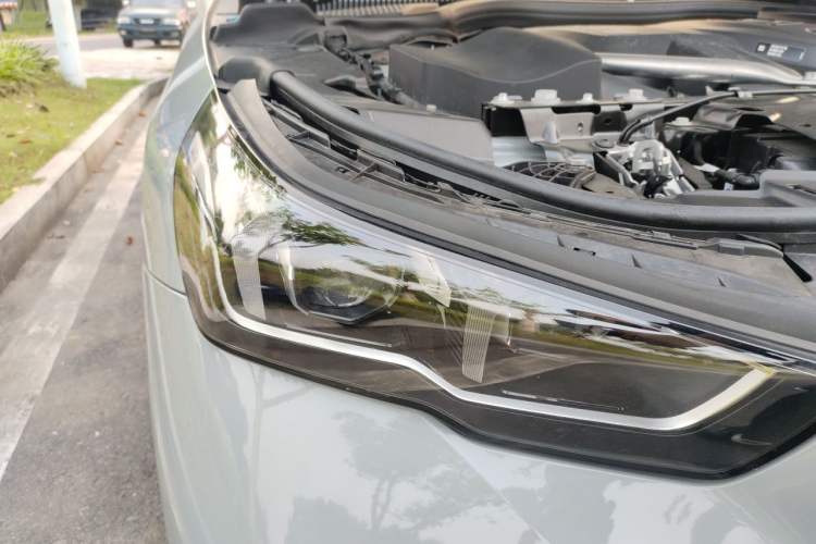 Used BMW 5 Series 2024 525i M Sport Package Right Front Headlight