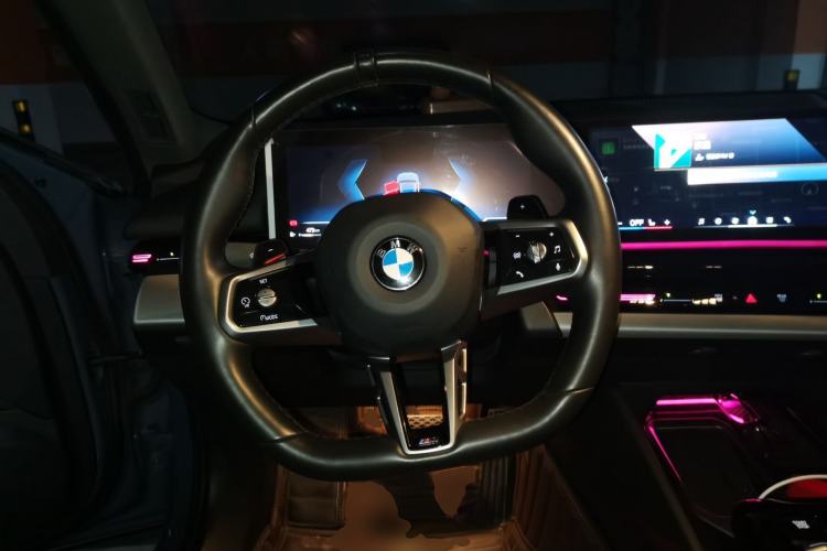 Used BMW 5 Series 2024 525Li M Sport Package Steering Wheel