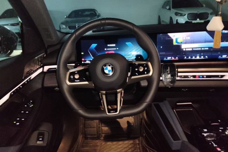 Used BMW 5 Series 2024 530Li Luxury Edition M Sport Package Steering Wheel