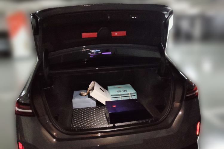 Used BMW 5 Series 2024 530Li Luxury Edition M Sport Package Trunk