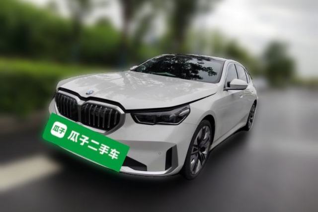 BMW 5 Series 2024 530Li Luxury Package Premium Edition usado