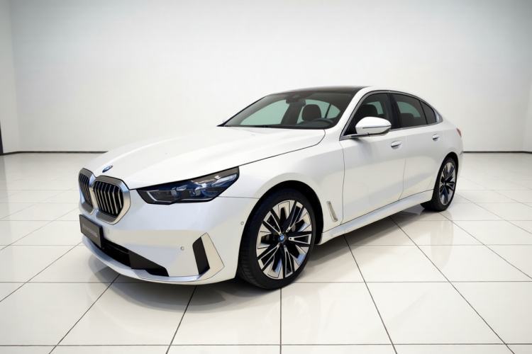 Ojetý BMW 5 Series 2024 530Li Luxury Package Premium Edition Guazi used car, China used car export, Used car for sale, Used  cars, Cheapest cars for sale