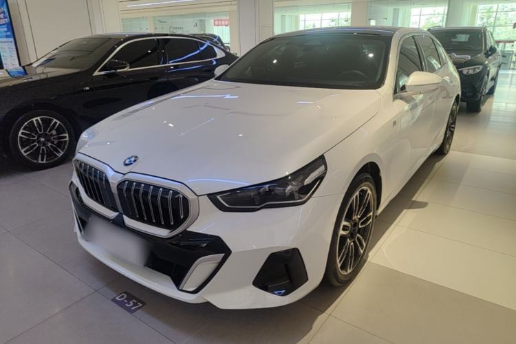 Used BMW 5 Series 2024 530Li Leading Model M Sport Package Guazi used car, China used car export, Used car for sale, Used cars, Cheapest cars for sale