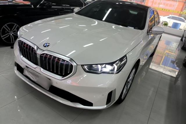 Used BMW 5 Series 2024 525Li Luxury Package