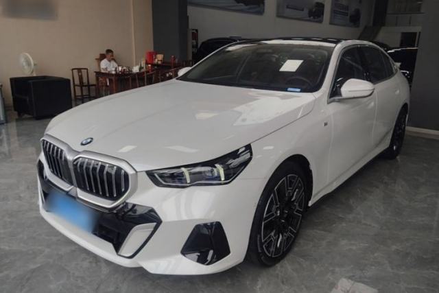 Used BMW 5 Series 2024 530Li Luxury Edition M Sport Package